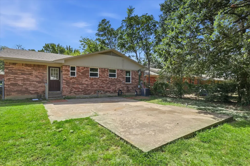 2017 Shawnee Street Denton TX 76209