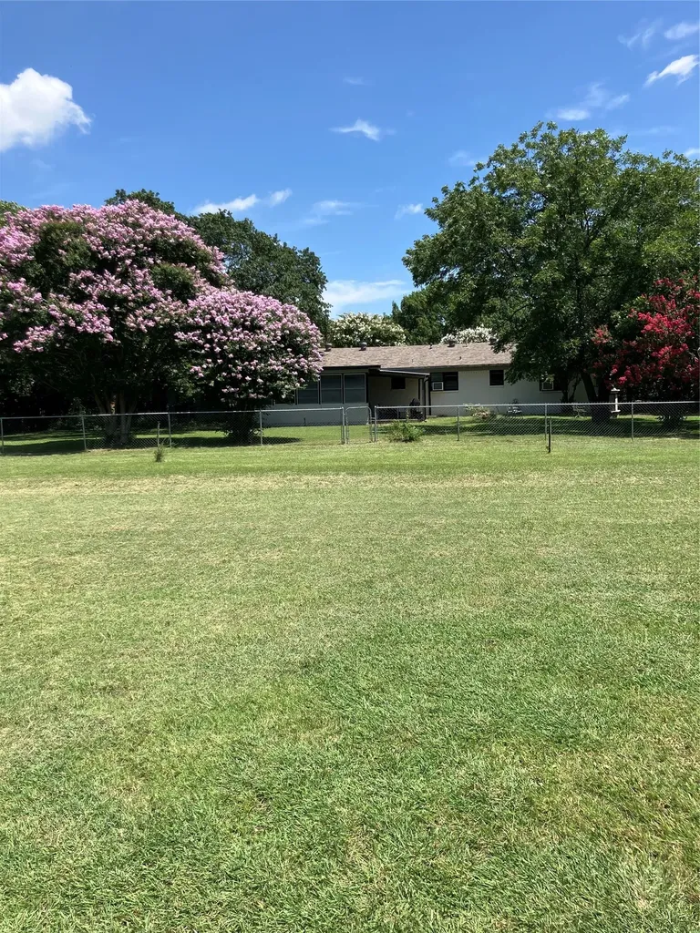 115 E Main Street Gunter TX 75058