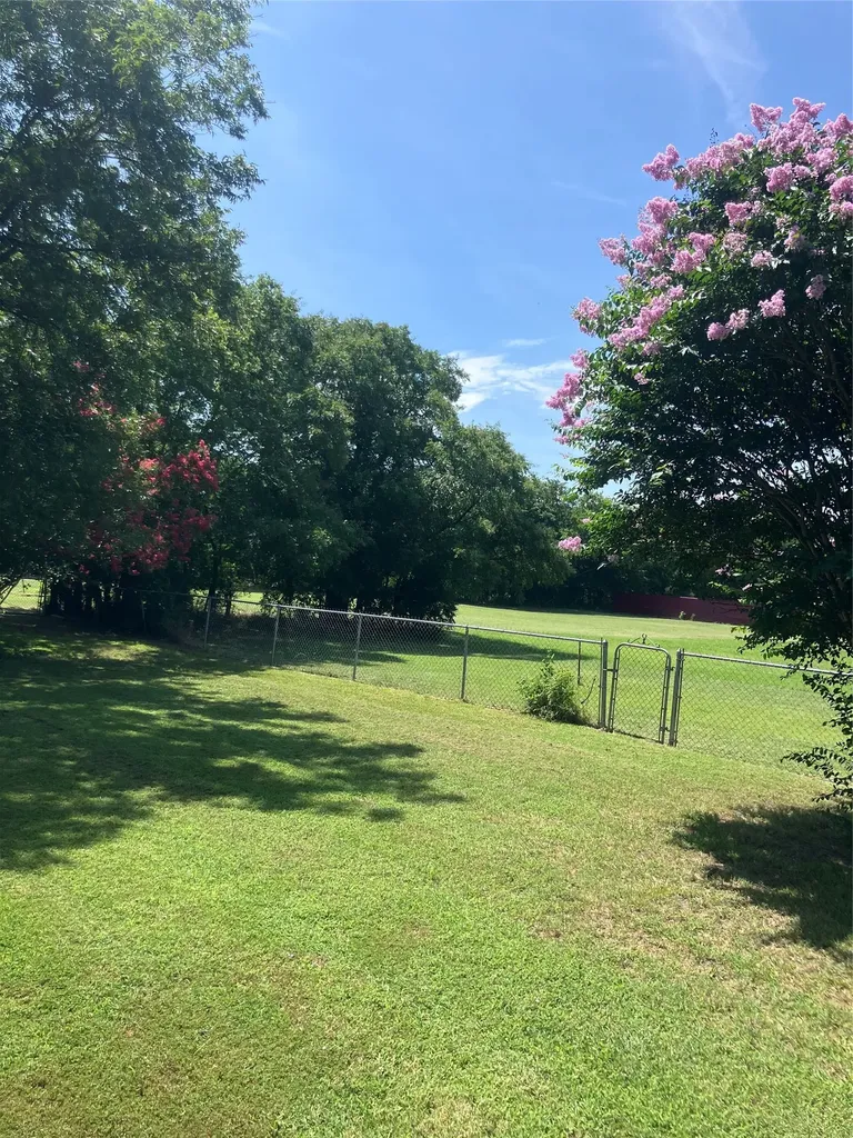 115 E Main Street Gunter TX 75058