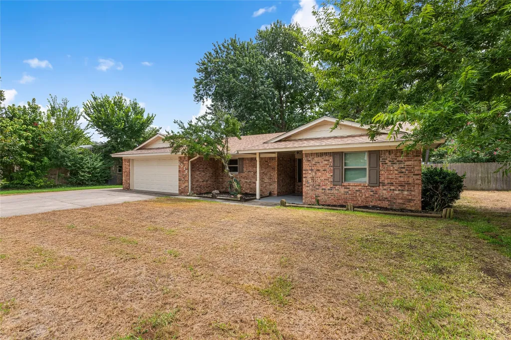 2018 Ashland Street Gainesville TX 76240