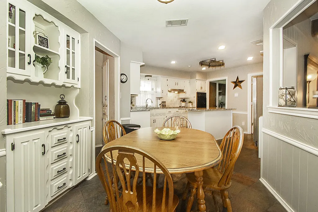 2812 Teakwood Lane Plano TX 75075