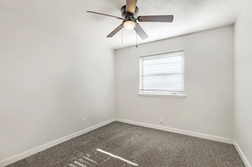 821 Oakwood Avenue Hurst TX 76053