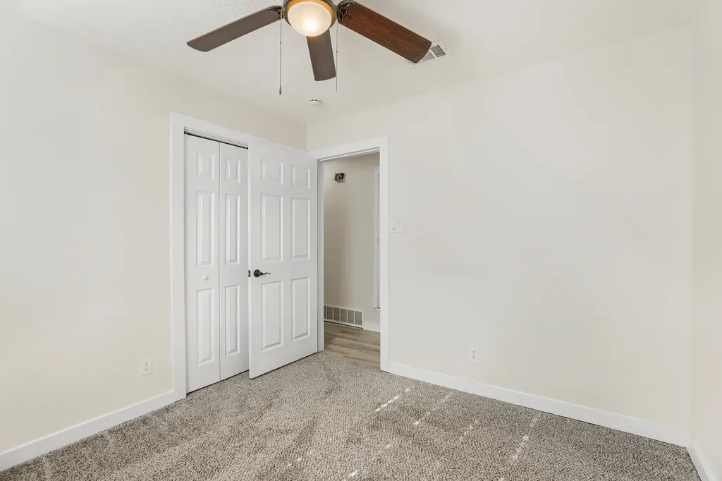 821 Oakwood Avenue Hurst TX 76053