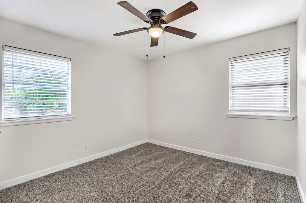 821 Oakwood Avenue Hurst TX 76053