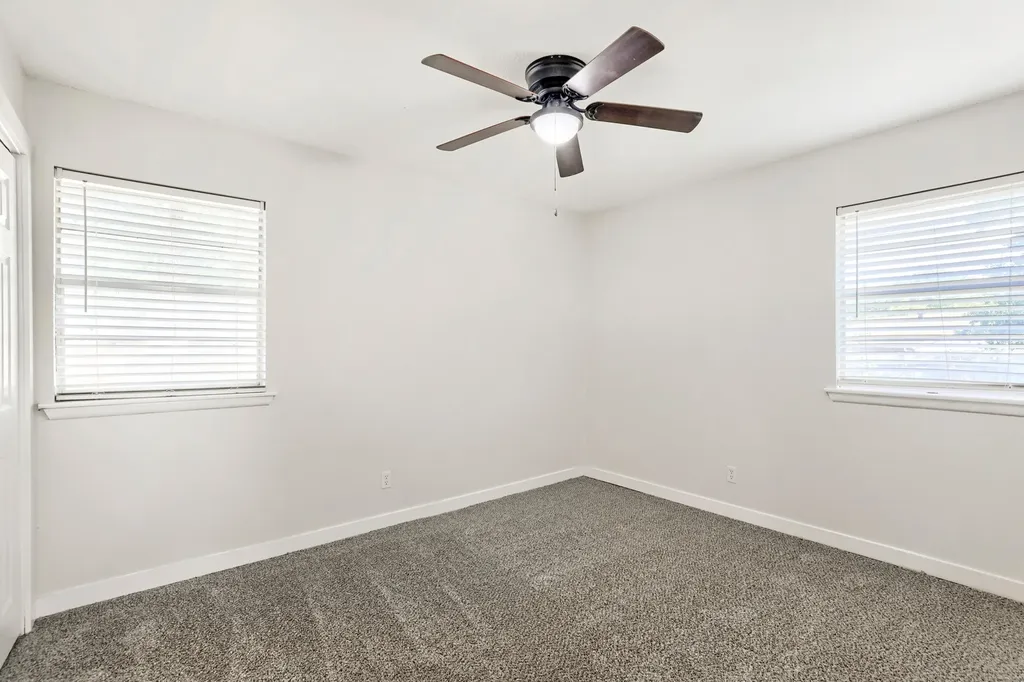 821 Oakwood Avenue Hurst TX 76053