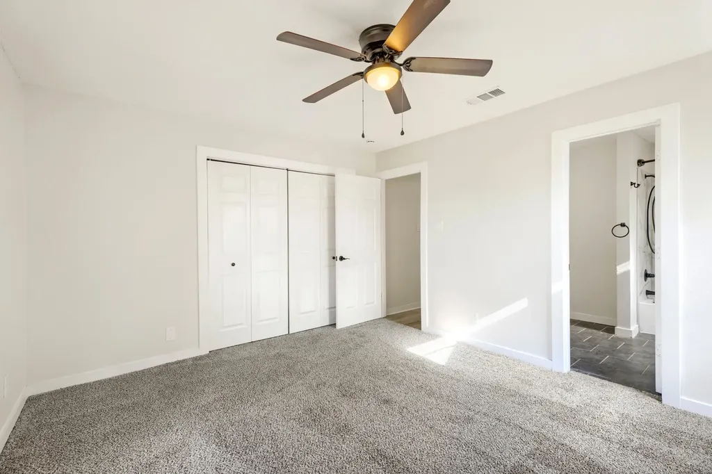 821 Oakwood Avenue Hurst TX 76053