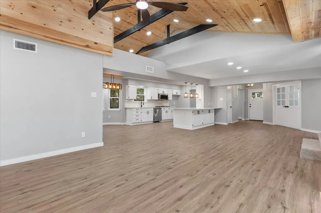 1815 Wellington Court Arlington TX 76013