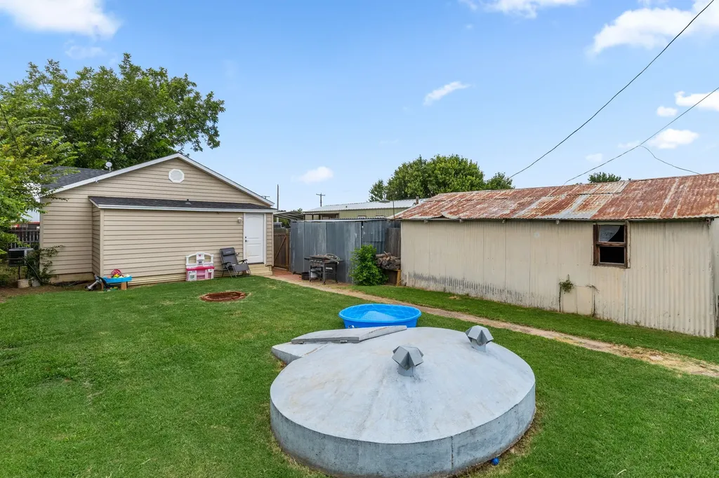 403 S Main Street Holliday TX 76366