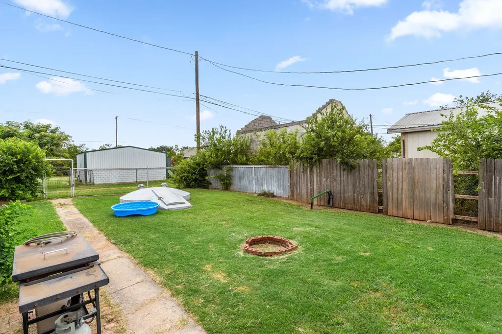 403 S Main Street Holliday TX 76366