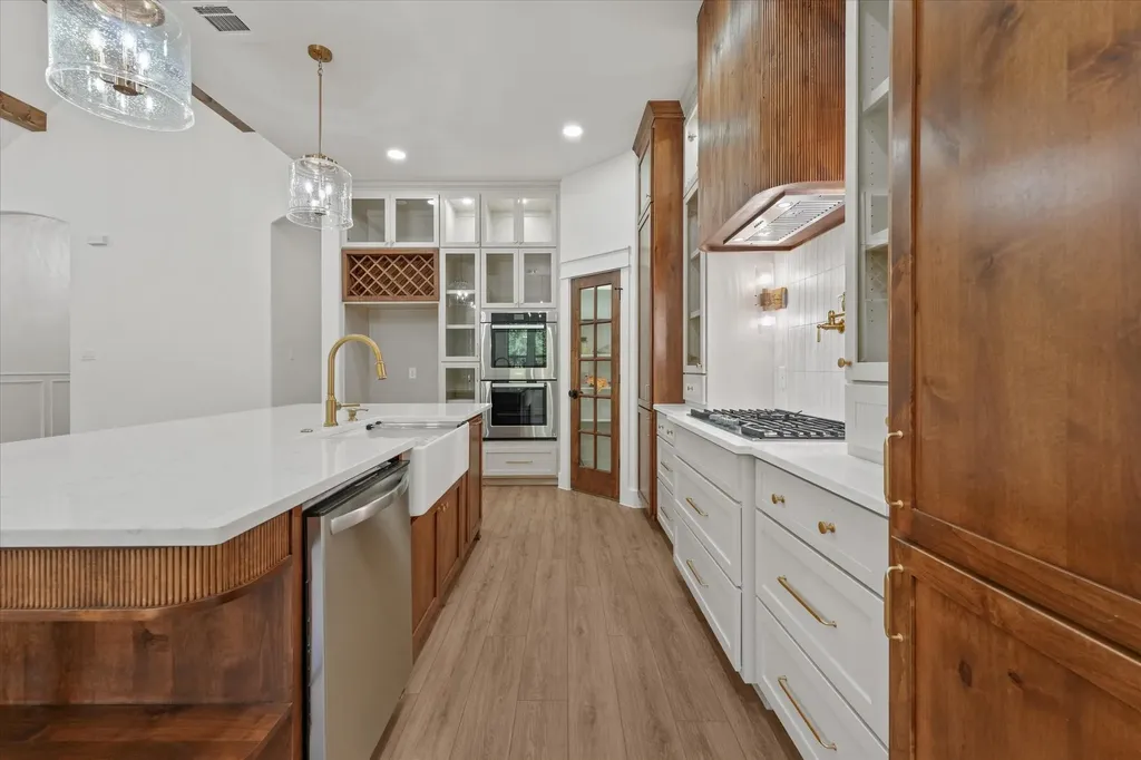 605 N Stewart Street Azle TX 76020