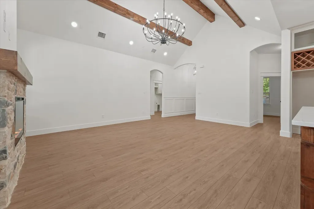 605 N Stewart Street Azle TX 76020