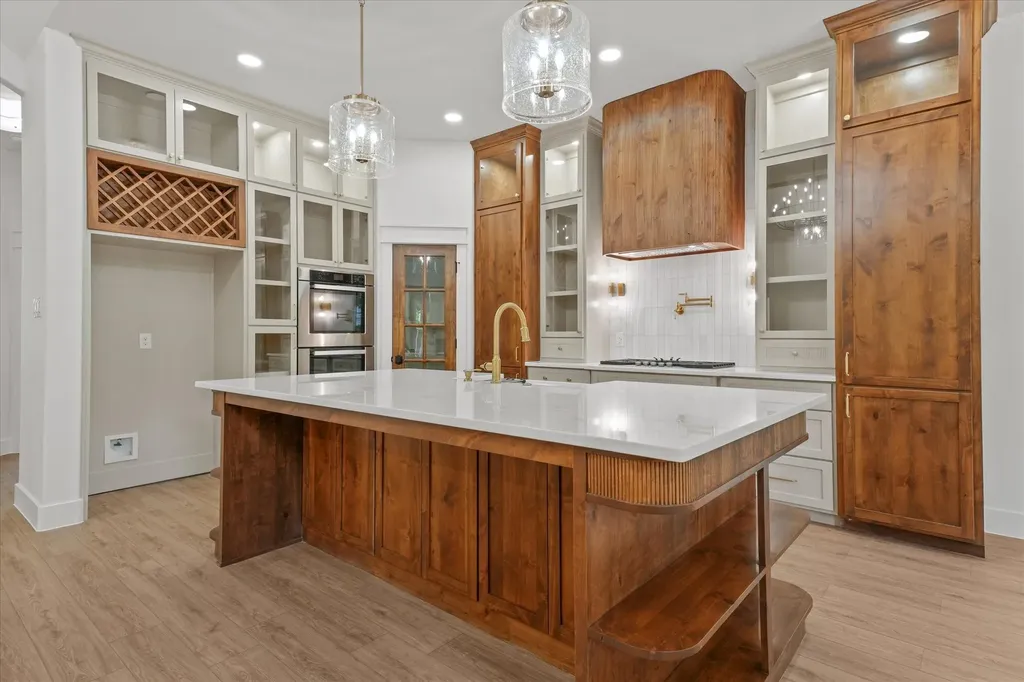 605 N Stewart Street Azle TX 76020