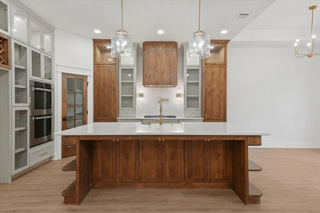 605 N Stewart Street Azle TX 76020