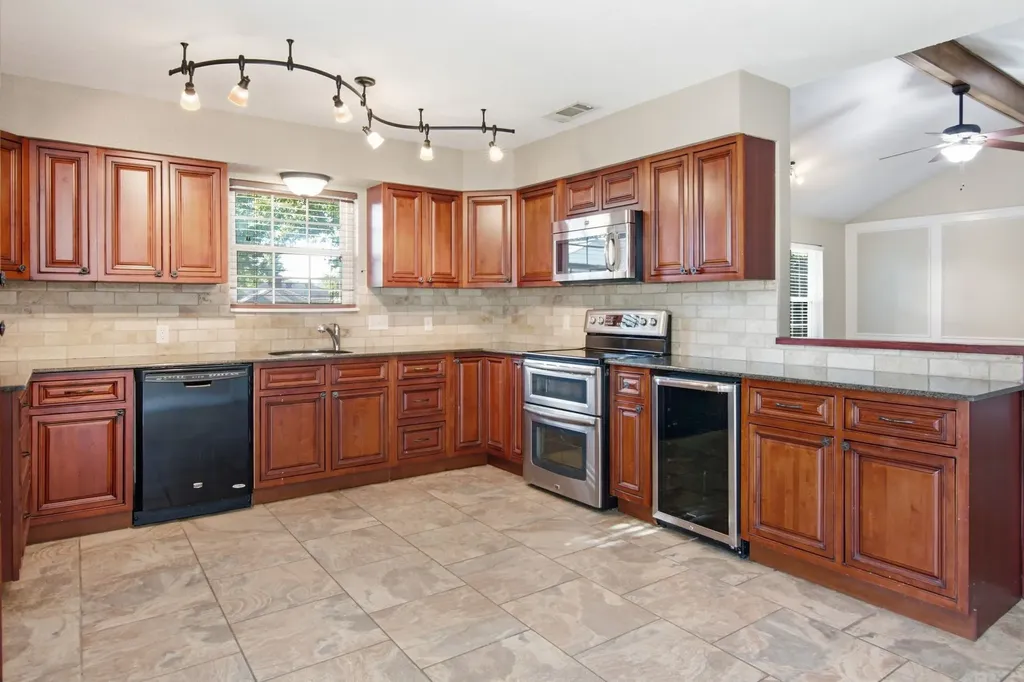 2502 Cranberry Lane Euless TX 76039