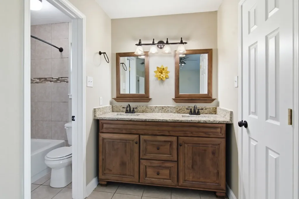 2502 Cranberry Lane Euless TX 76039
