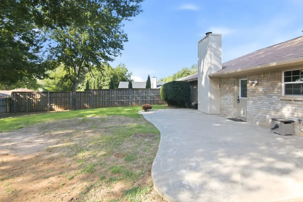 2502 Cranberry Lane Euless TX 76039