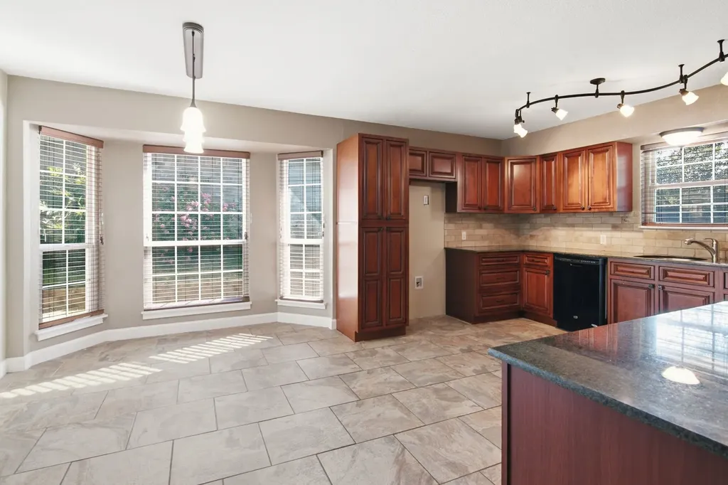 2502 Cranberry Lane Euless TX 76039