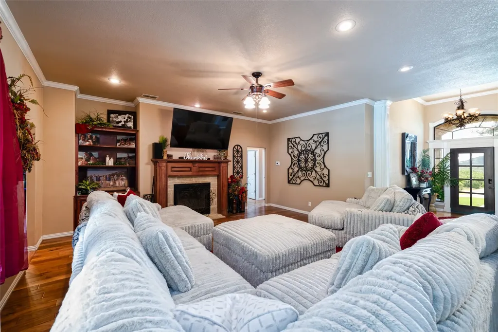 2457 Us Highway 83 84 Tuscola TX 79562