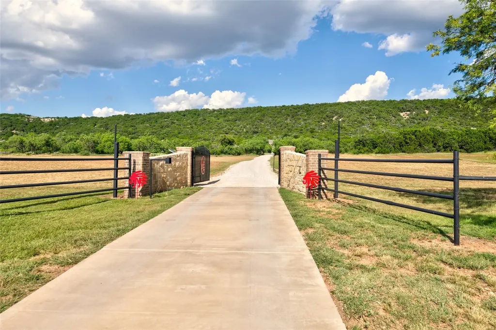2457 Us Highway 83 84 Tuscola TX 79562