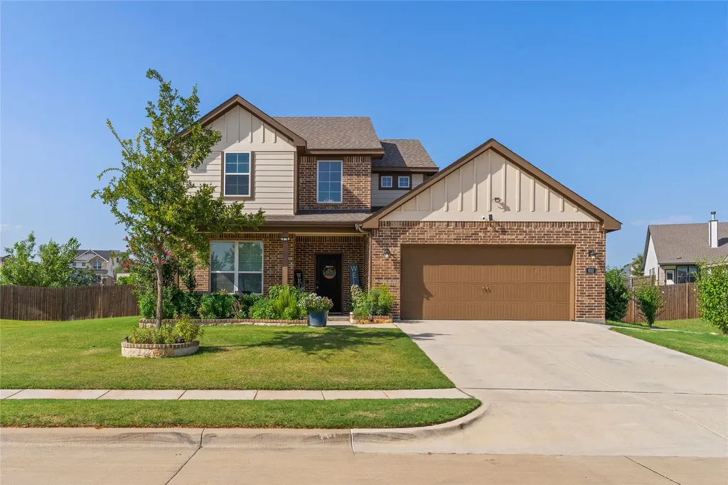 832 Feather Edge Drive Springtown TX 76082