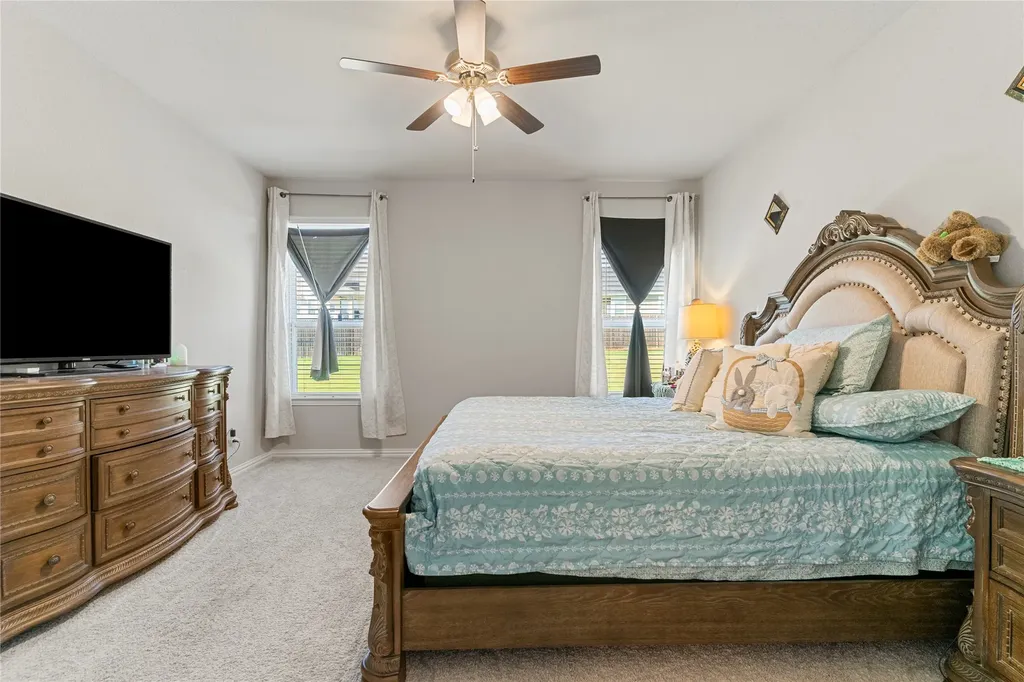 832 Feather Edge Drive Springtown TX 76082