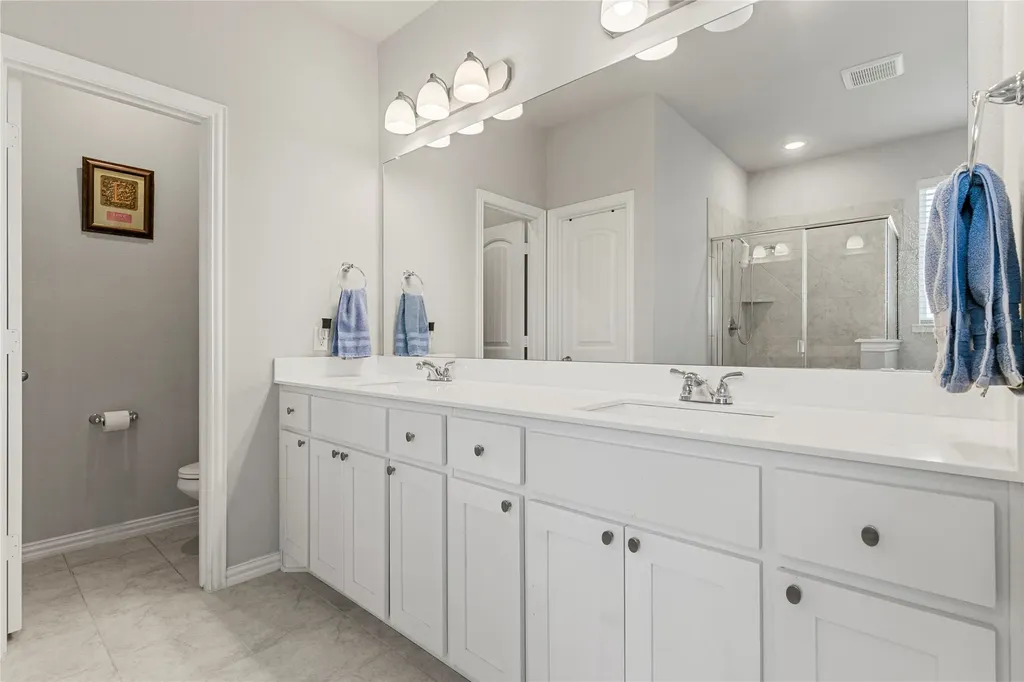 832 Feather Edge Drive Springtown TX 76082