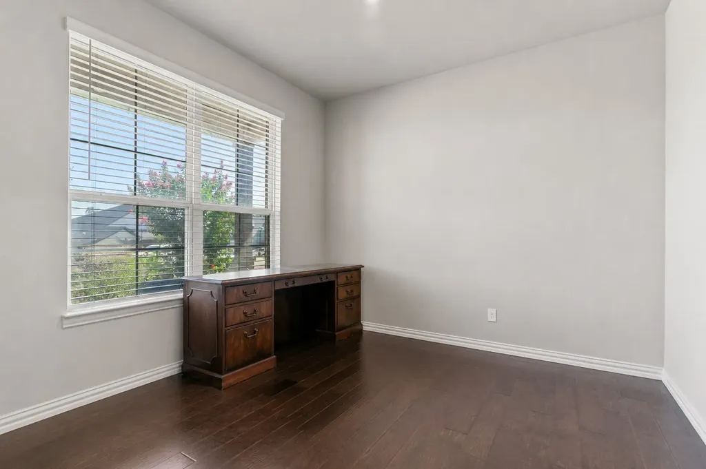 832 Feather Edge Drive Springtown TX 76082