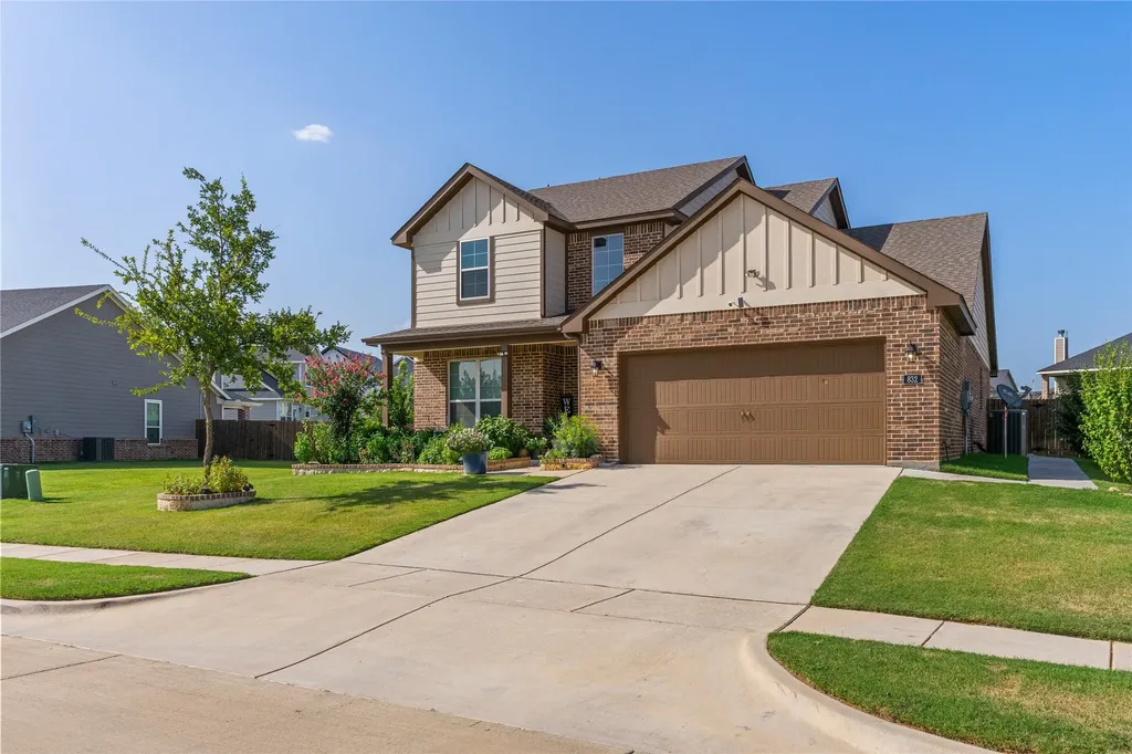 832 Feather Edge Drive Springtown TX 76082