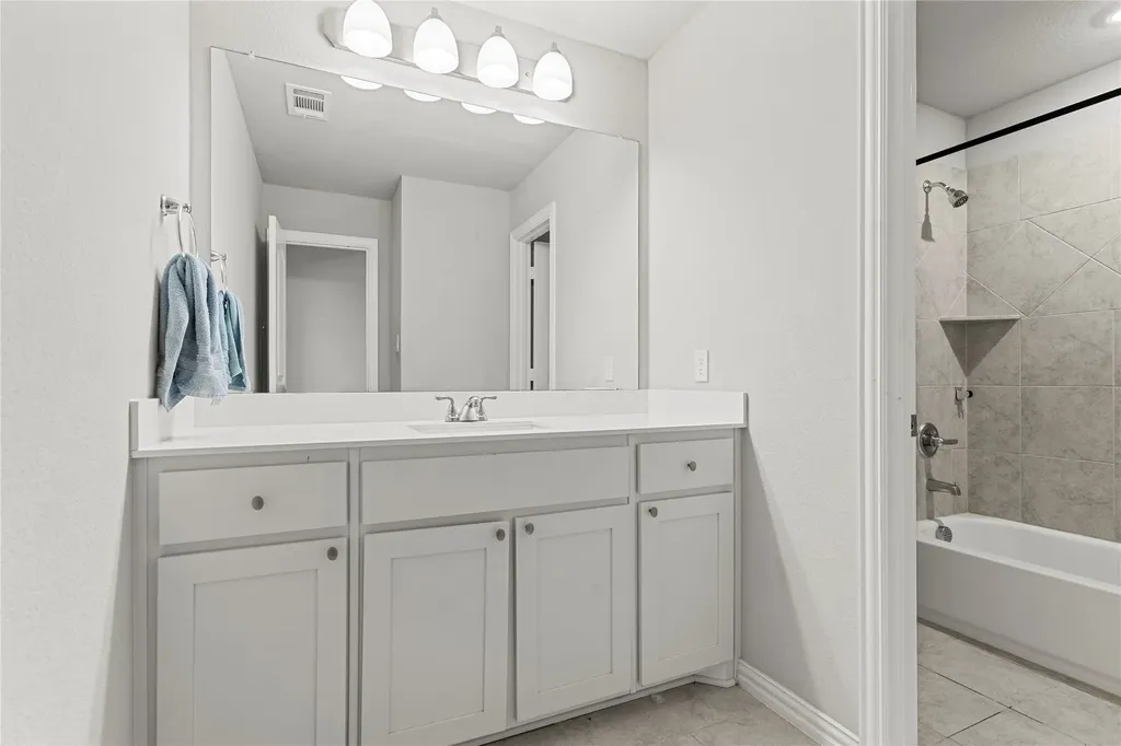 832 Feather Edge Drive Springtown TX 76082