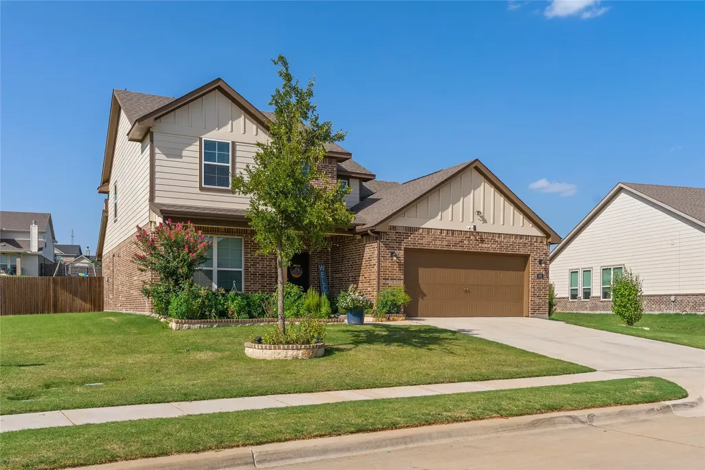 832 Feather Edge Drive Springtown TX 76082