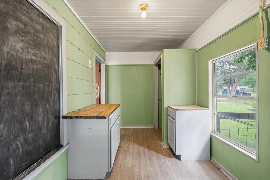 280 North Emory TX 75440