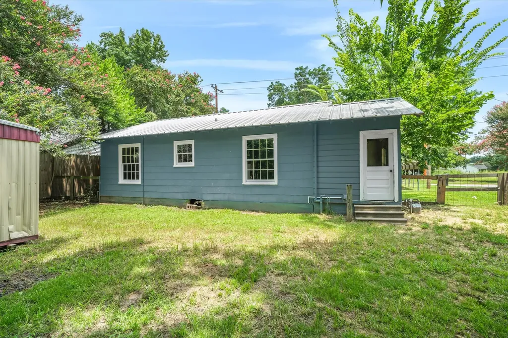 280 North Emory TX 75440