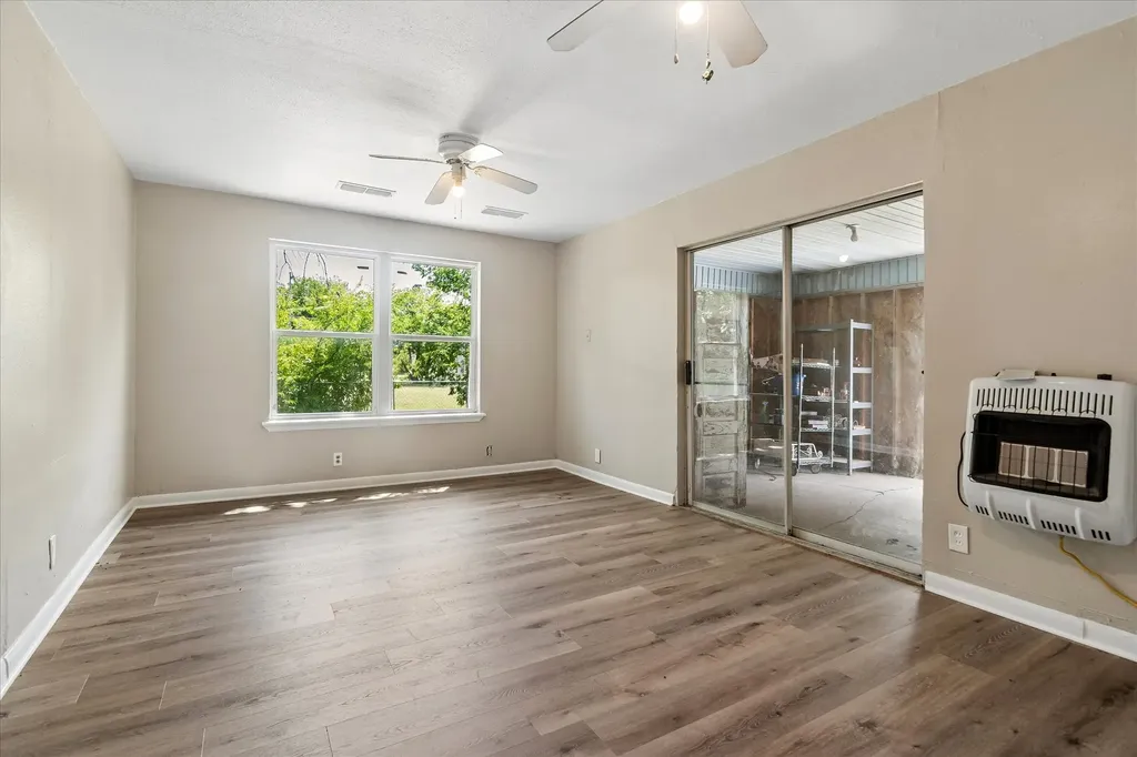 102 N 3rd Street Sanger TX 76266