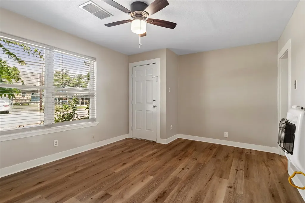 102 N 3rd Street Sanger TX 76266