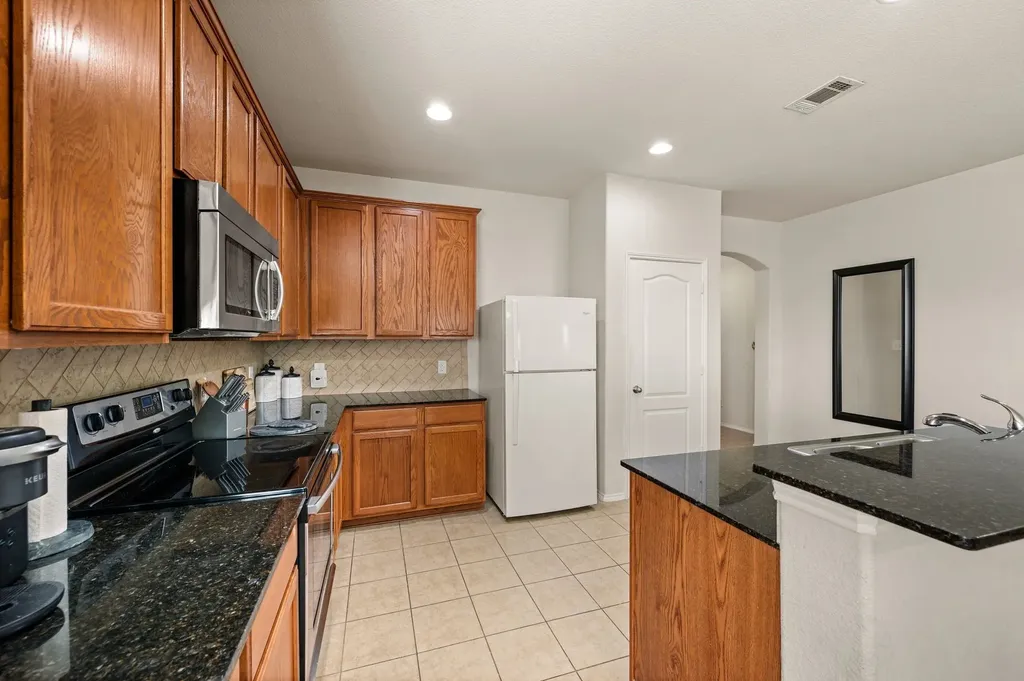 13160 Larks View Point Fort Worth TX 76244