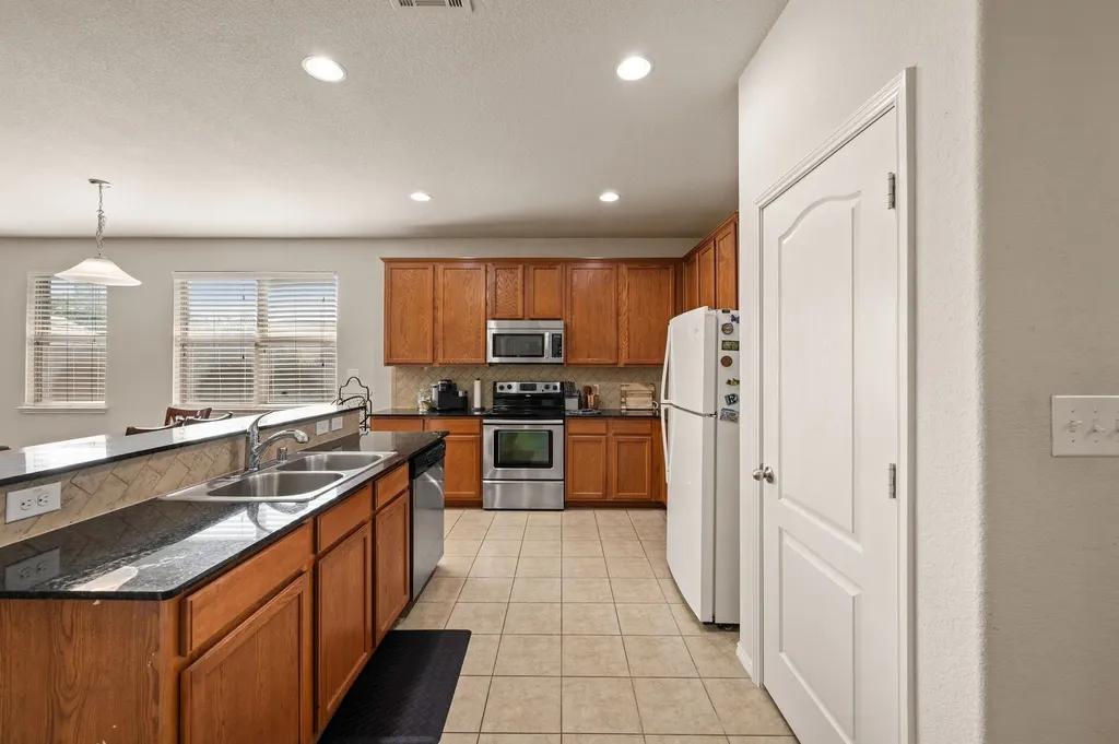 13160 Larks View Point Fort Worth TX 76244