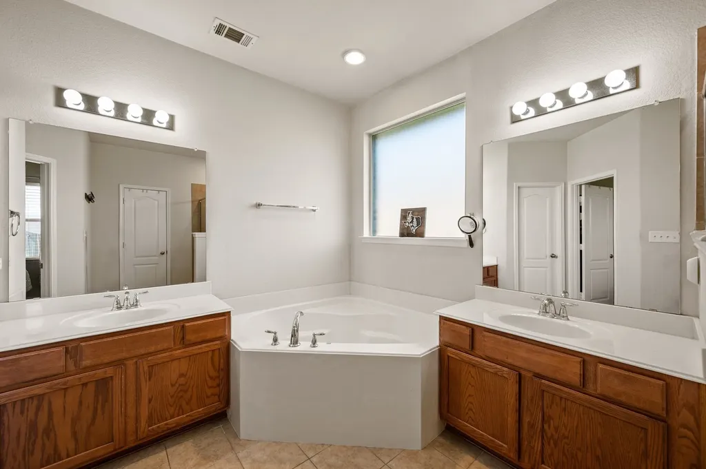 13160 Larks View Point Fort Worth TX 76244