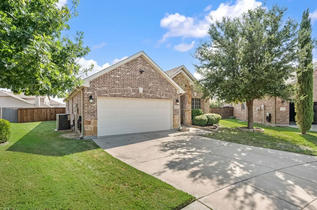 13160 Larks View Point Fort Worth TX 76244