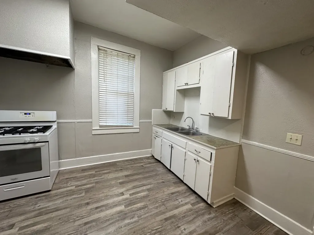 2413 Creswell Avenue Shreveport LA 71104