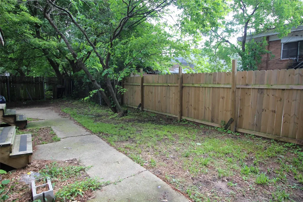 2413 Creswell Avenue Shreveport LA 71104