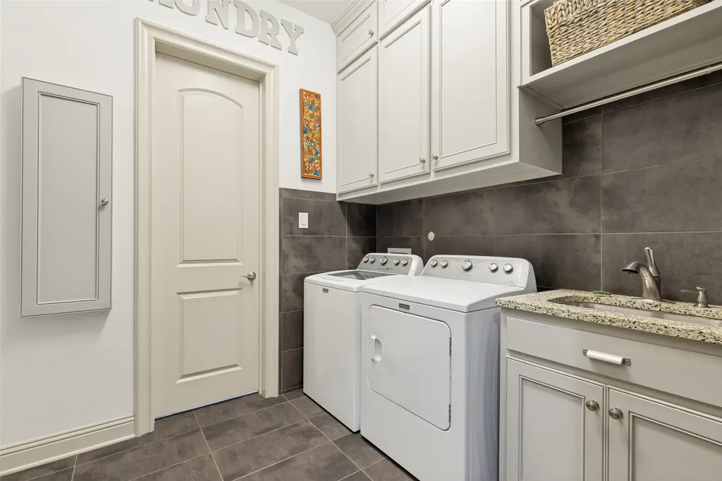 2901 Merryglen Lane Flower Mound TX 75022