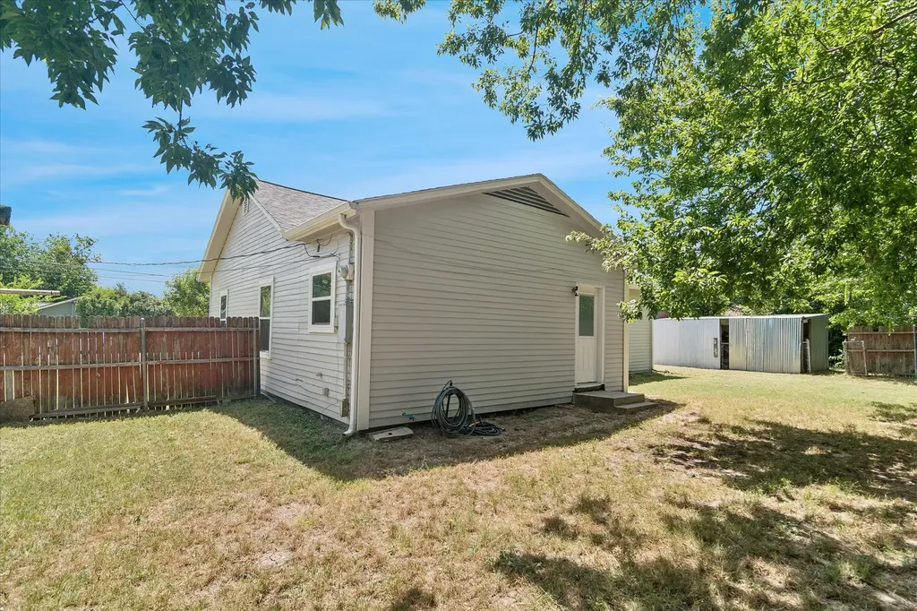 403 S 7th Street Sanger TX 76266
