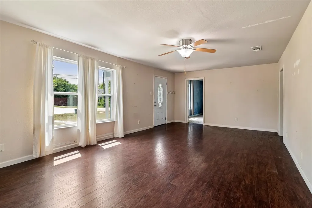 403 S 7th Street Sanger TX 76266