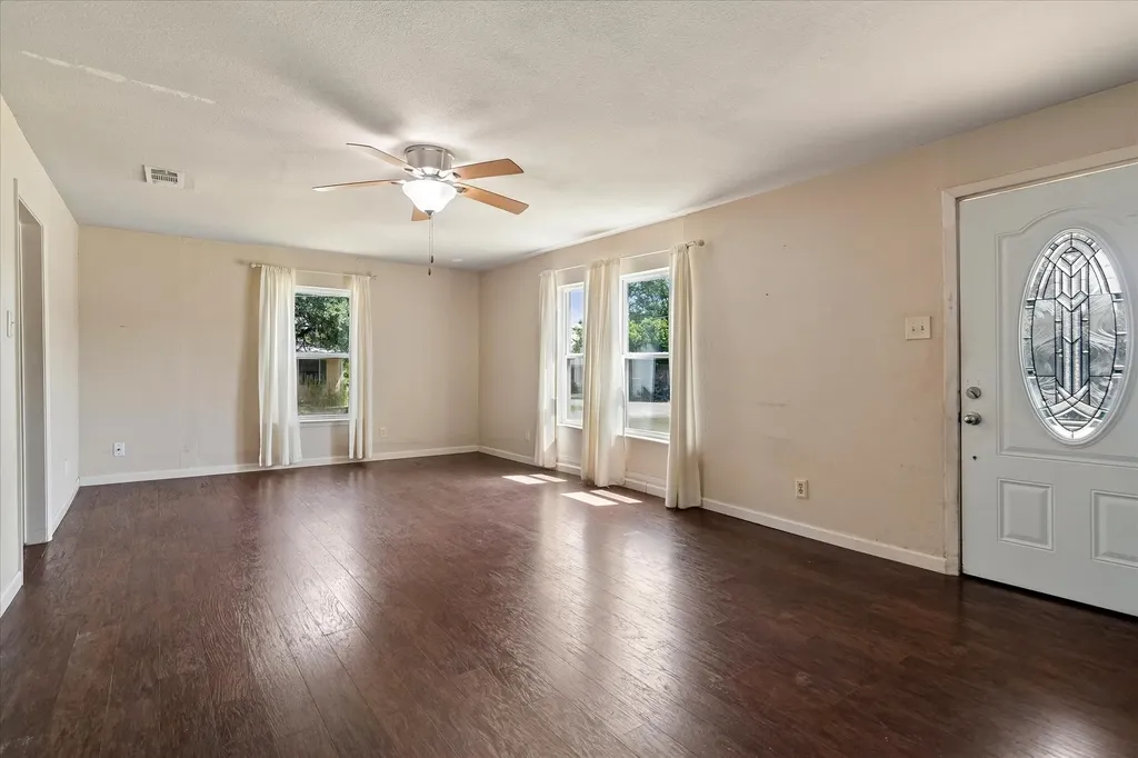 403 S 7th Street Sanger TX 76266