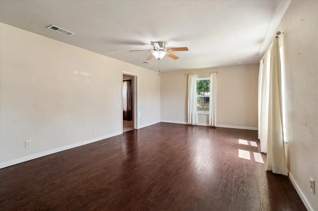 403 S 7th Street Sanger TX 76266
