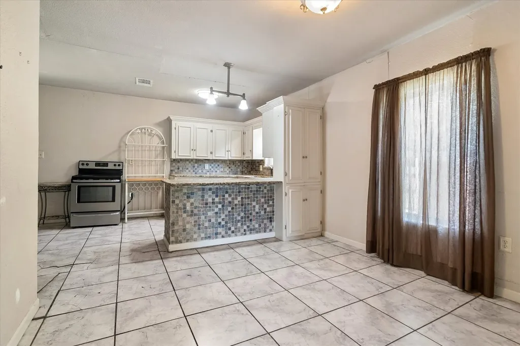 403 S 7th Street Sanger TX 76266