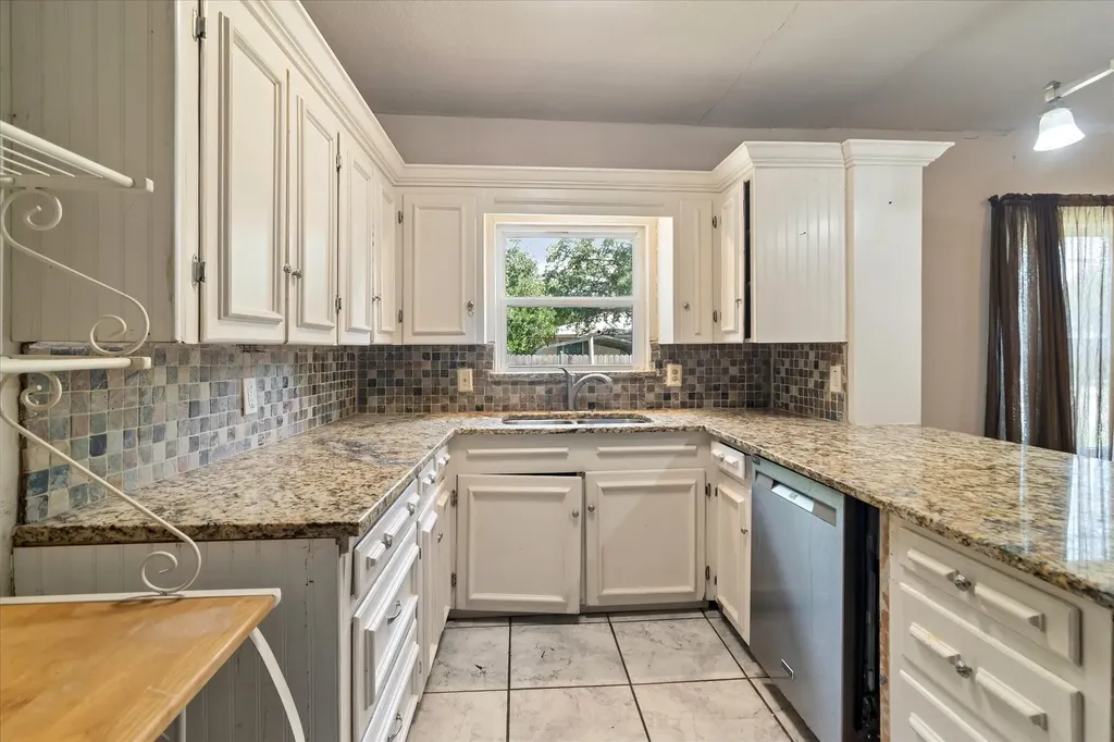 403 S 7th Street Sanger TX 76266