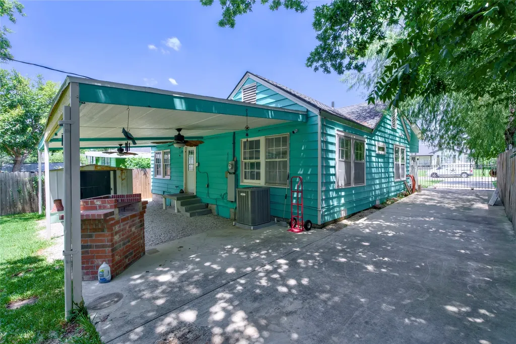 3332 Ryan Avenue Fort Worth TX 76110