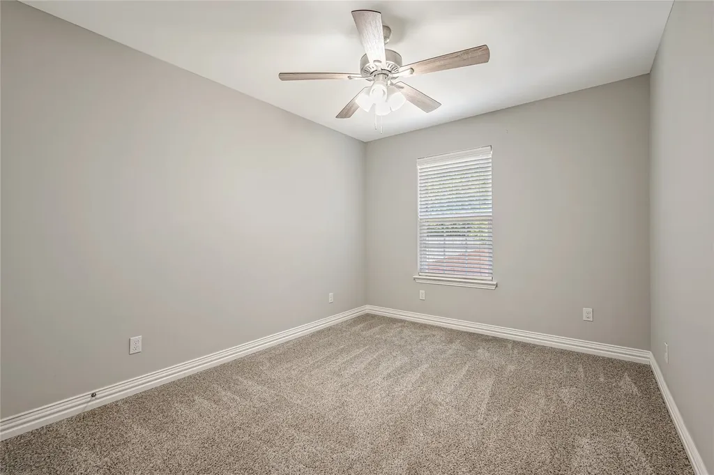 907 W Collins Street Denison TX 75020