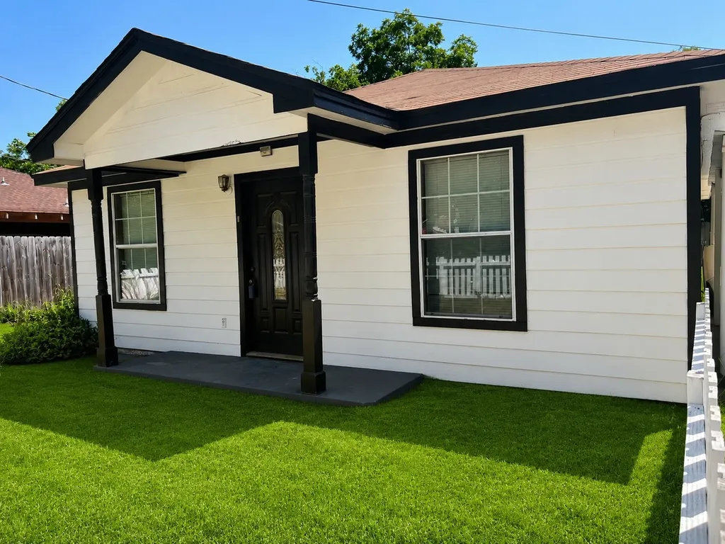 312 N Wood Street Cleburne TX 76033